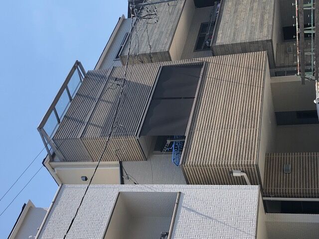 画像1832：神奈川県横浜市／某マンション／風除室ドア框カバー工法