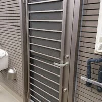 画像1888：神奈川県横浜市／某マンション／風除室ドア框カバー工法