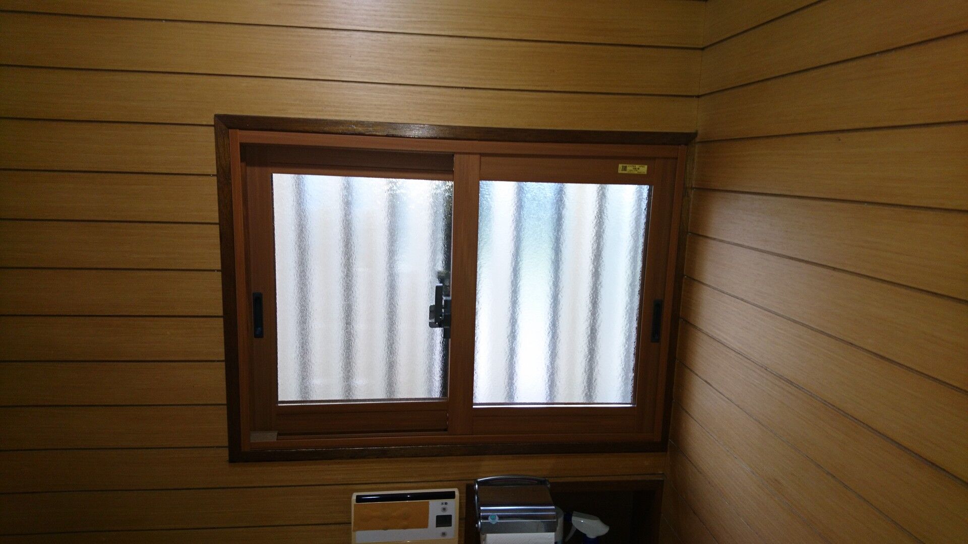 画像1894：神奈川県横浜市／某マンション／風除室ドア框カバー工法