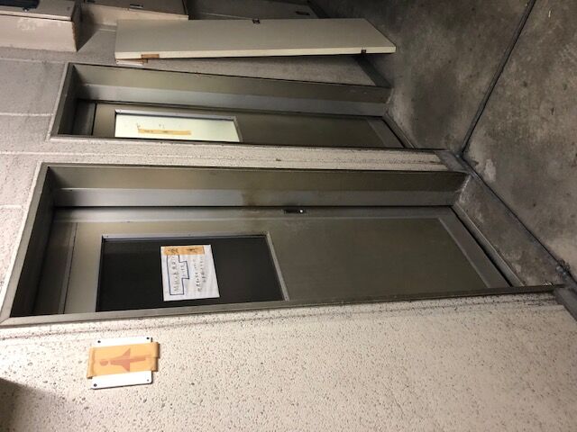 画像1908：神奈川県横浜市／某マンション／風除室ドア框カバー工法